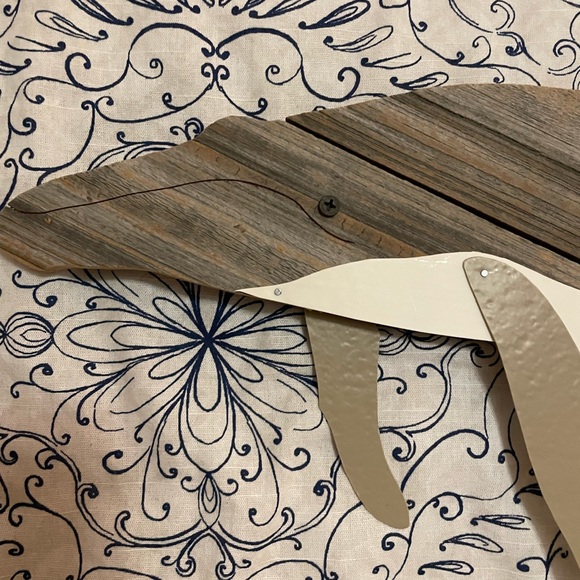 Etsy reclaimed wall art- whale. Super cute like new - Picture 3 of 5